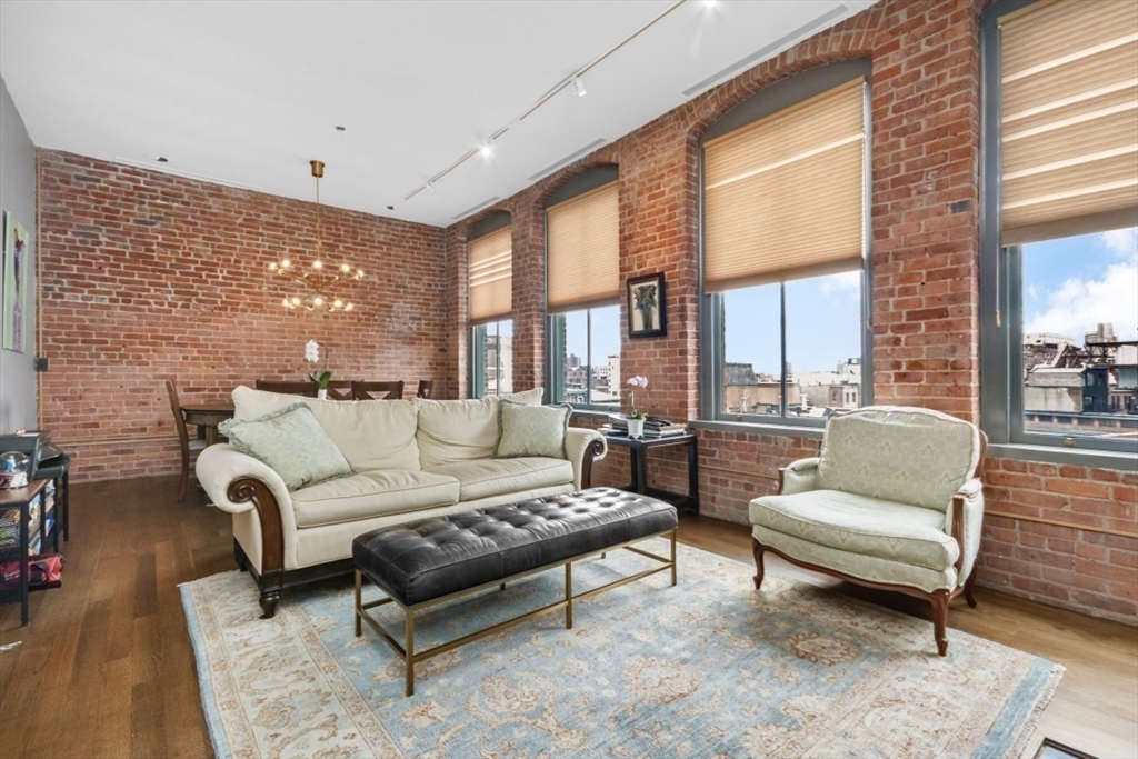 6 Edgerly Pl, Back Bay