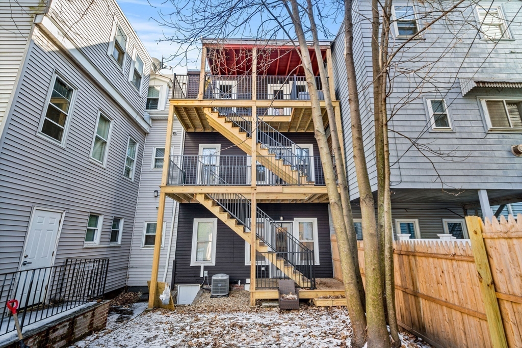 308 Saratoga St, Boston