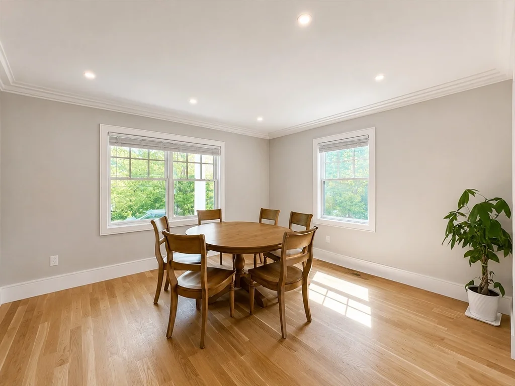 2 Summit Rd, Wellesley