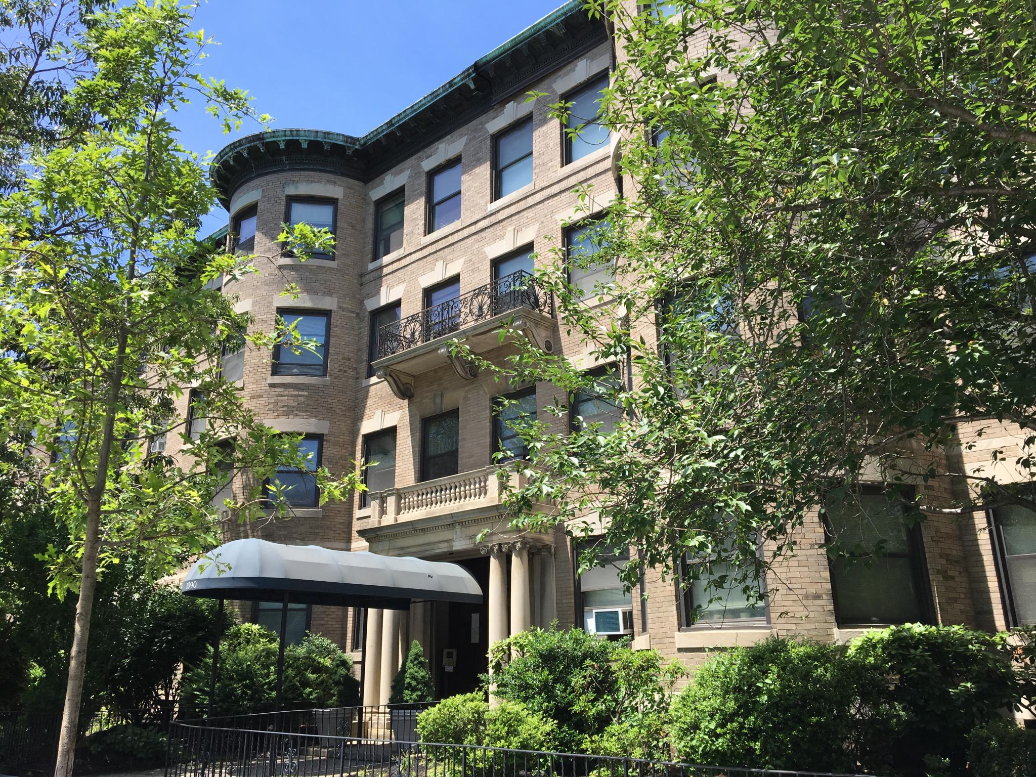 1090 Beacon St, Brookline