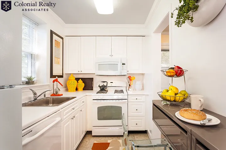 137 Gerry Rd, Chestnut Hill