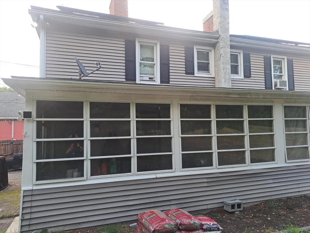 1602 Mammoth Rd, Dracut