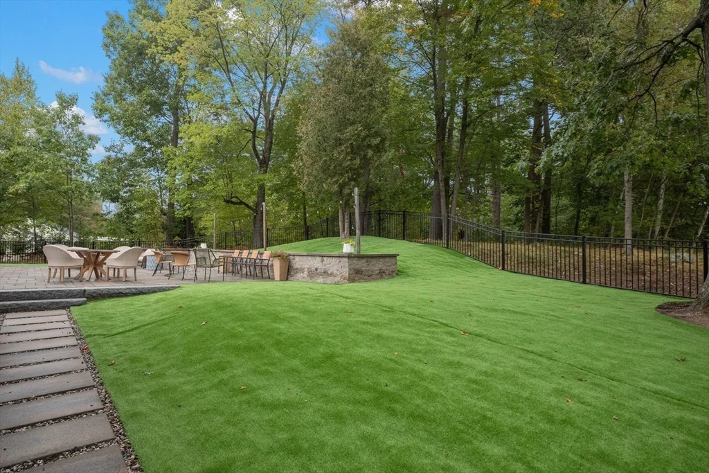 123 Pond St, Georgetown