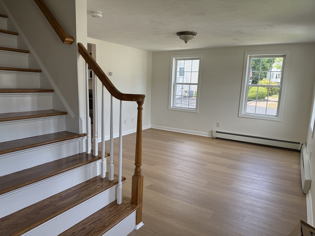 146 Hayden Rowe, Hopkinton