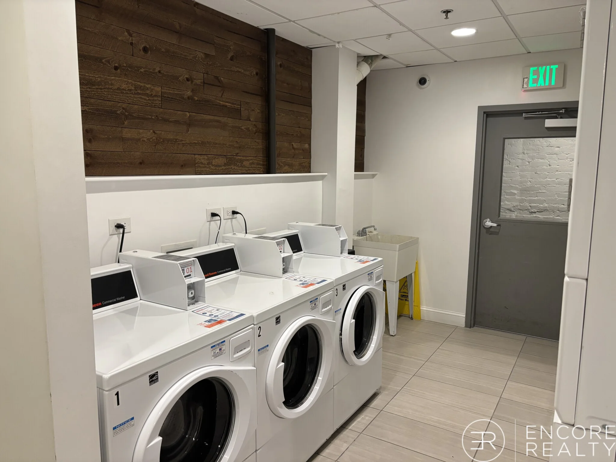 833 Beacon St, Fenway