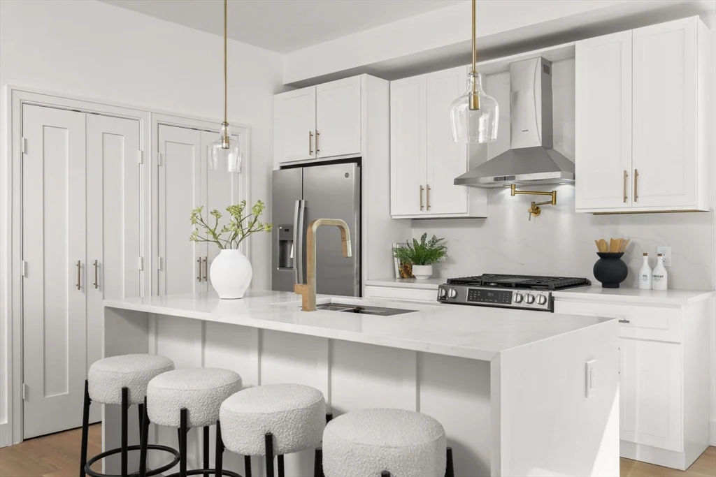 100 Bennington St, East Boston