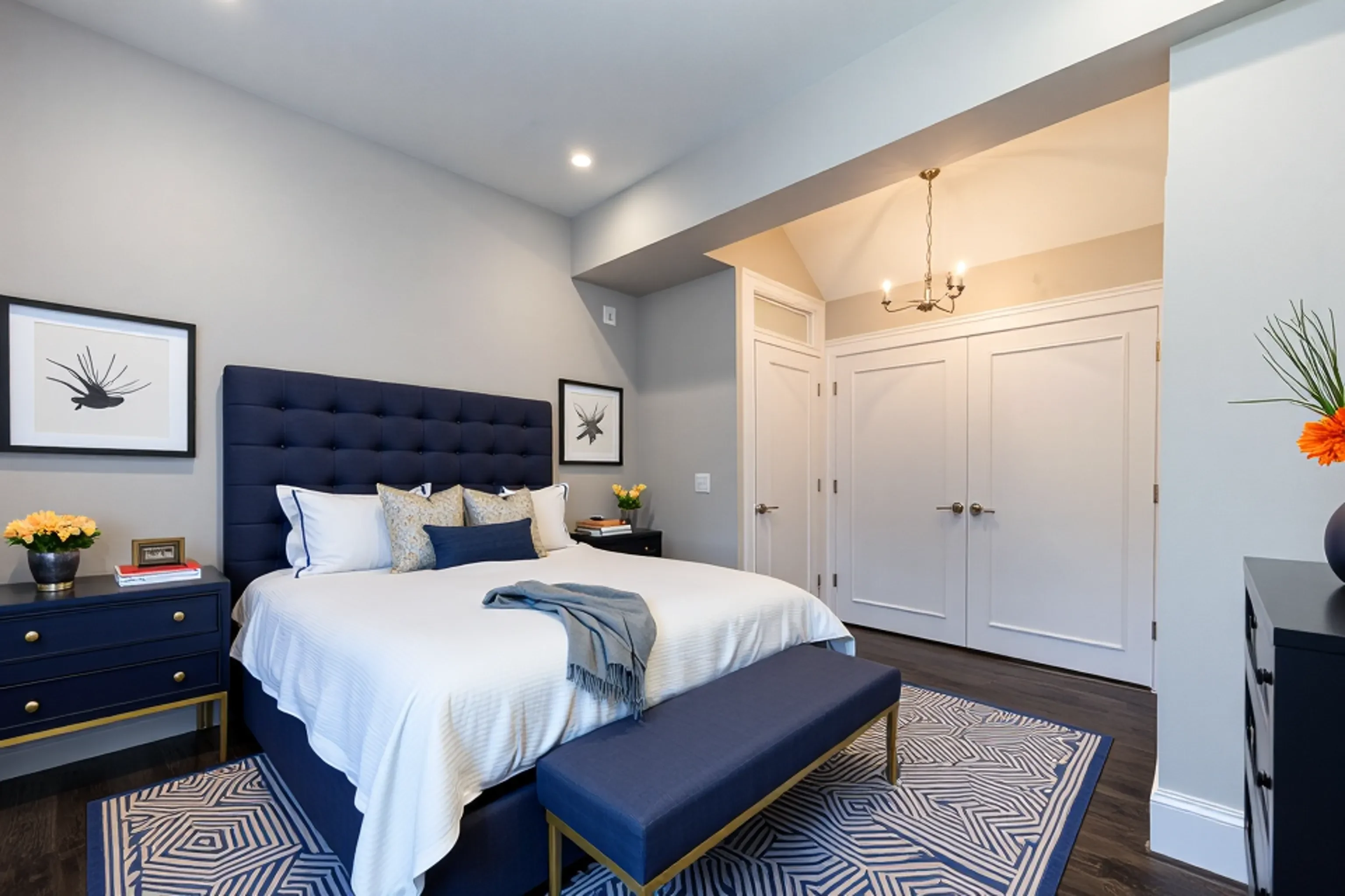 85 Regent St, Roxbury