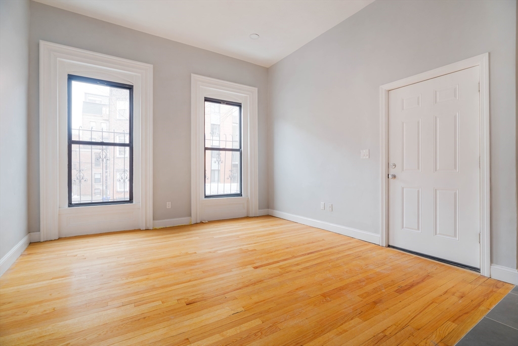 11 East Springfield, South End