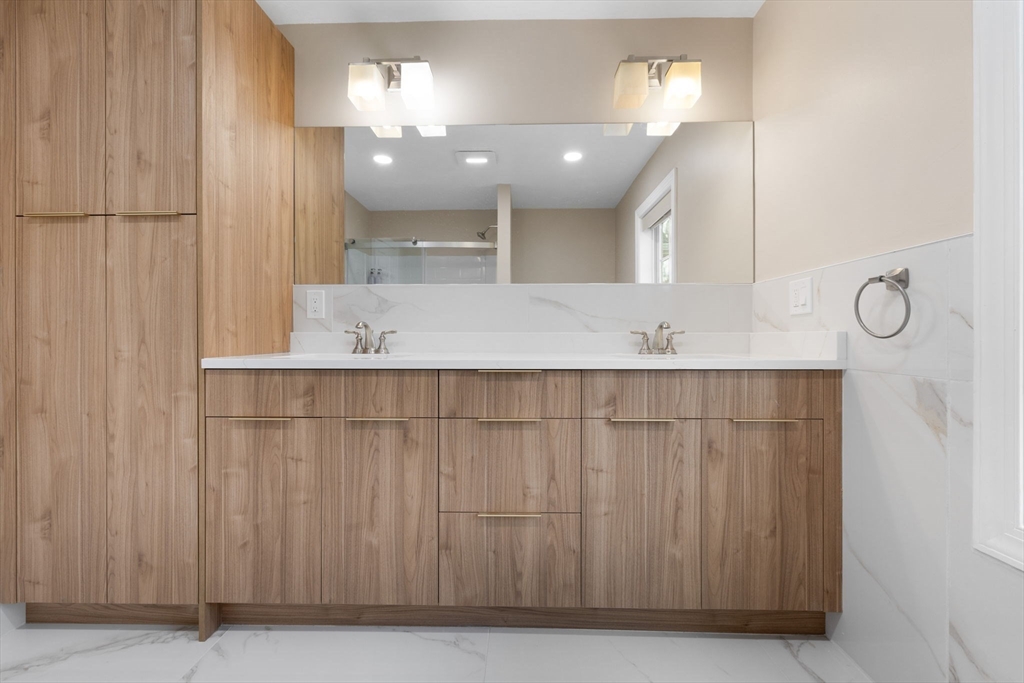 60 Shufelt Rd, South Walpole