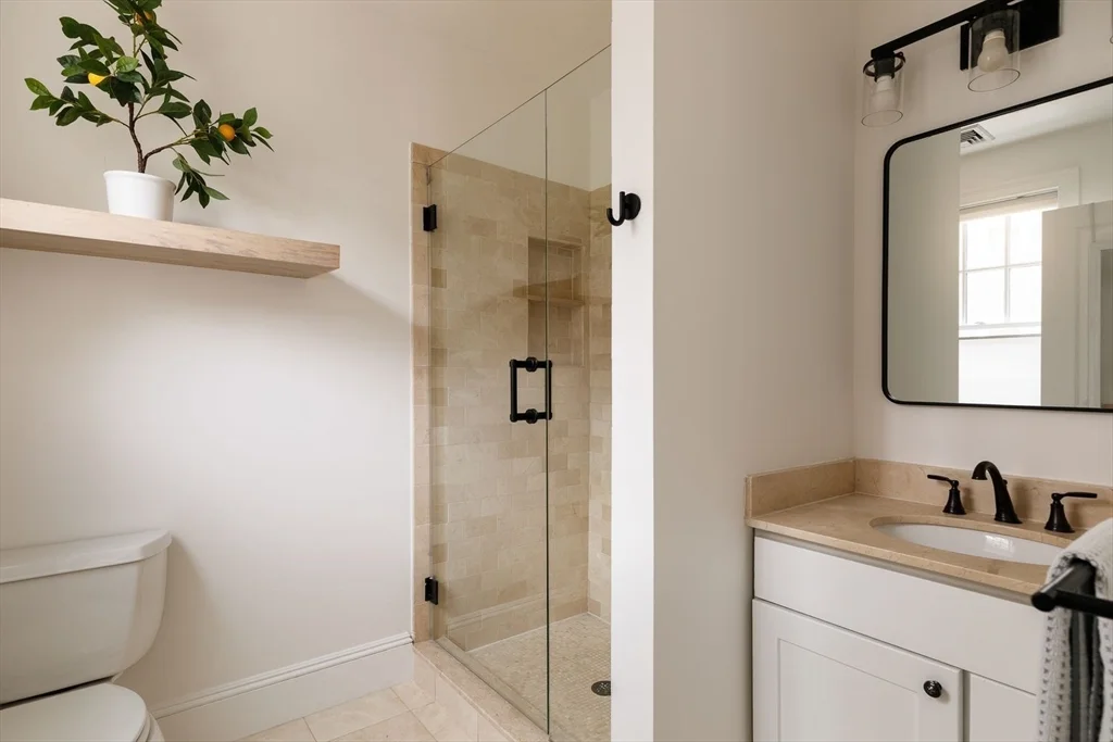 20 Mystic St, Charlestown