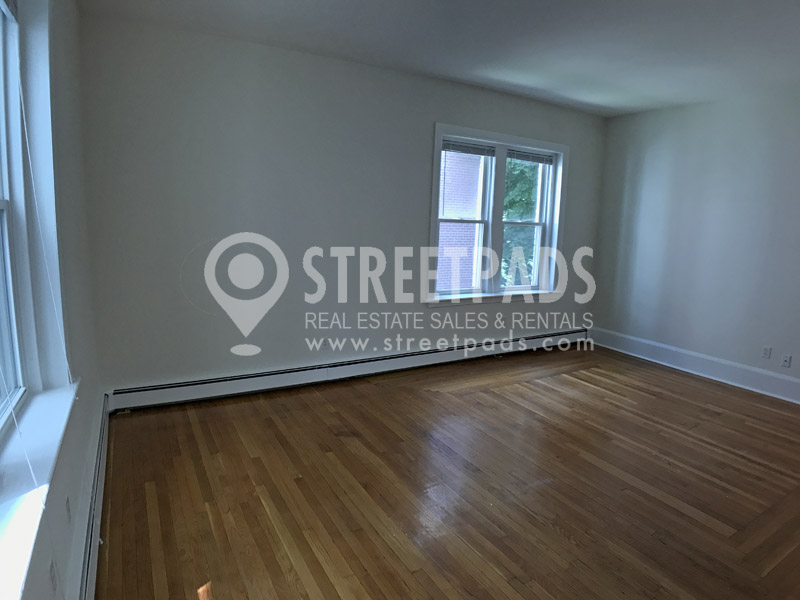 1539 Beacon St, Griggs Park