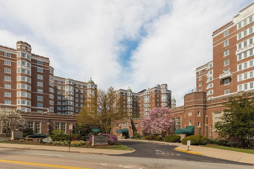 20 Chapel St, Longwood