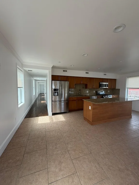 375 Crescent Ave, Chelsea