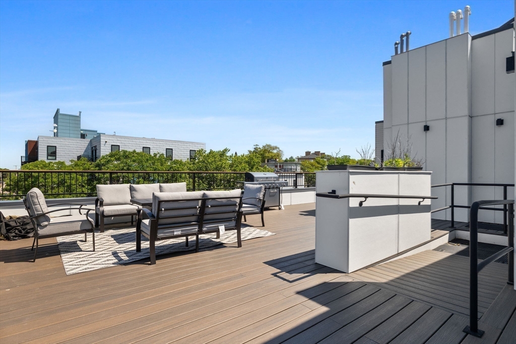 277 Border St, Central Square