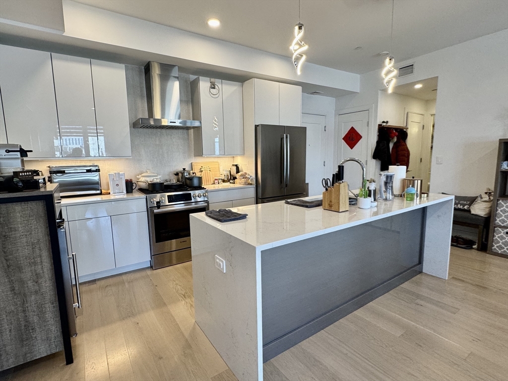 20 West Fifth St, South Boston