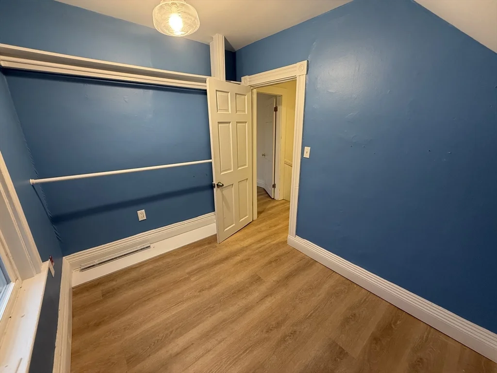 17 Moraine Pl, Brockton