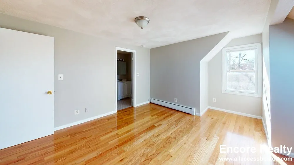 27 Kelley Ct, Allston