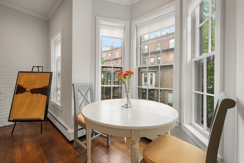11 Dartmouth Pl, Boston