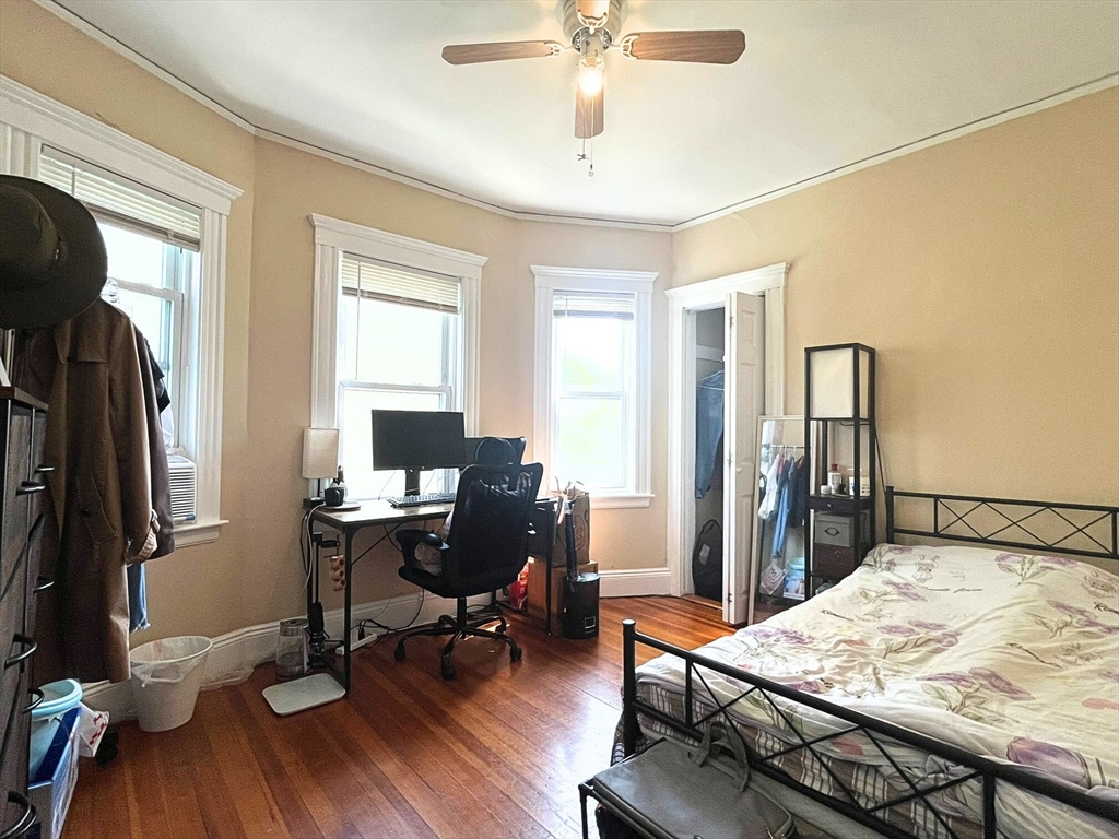 3907 Washington St, Jamaica Plain