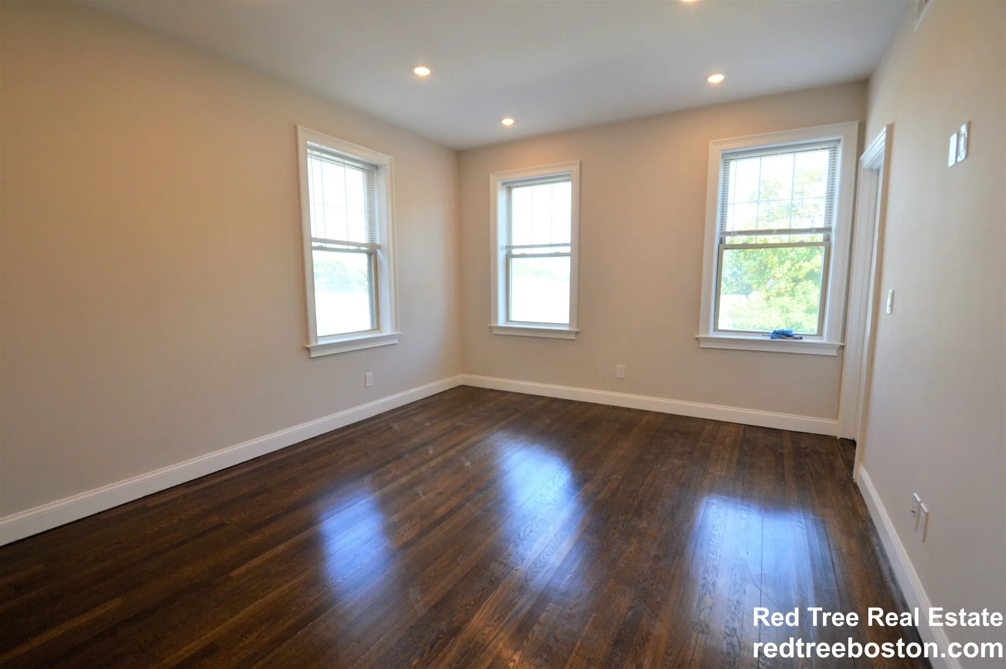 2017 Commonwealth Ave, Brighton