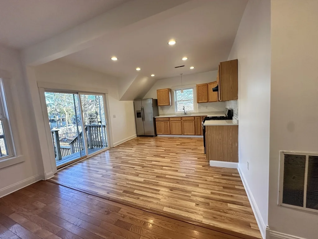 283 Broadway, Central