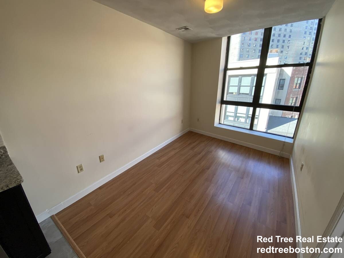 81 Essex St, Chinatown