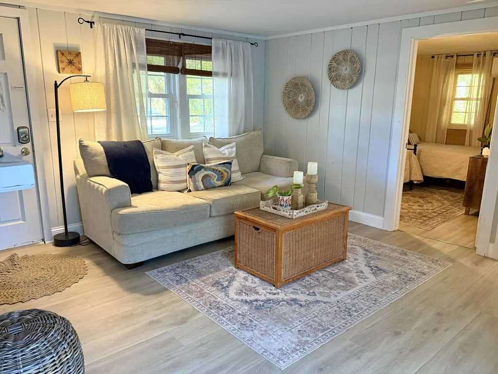 28 Swan Lake Rd, Yarmouth