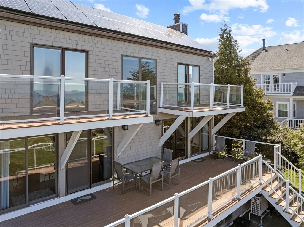 2 Windward Way, Sconticut Neck