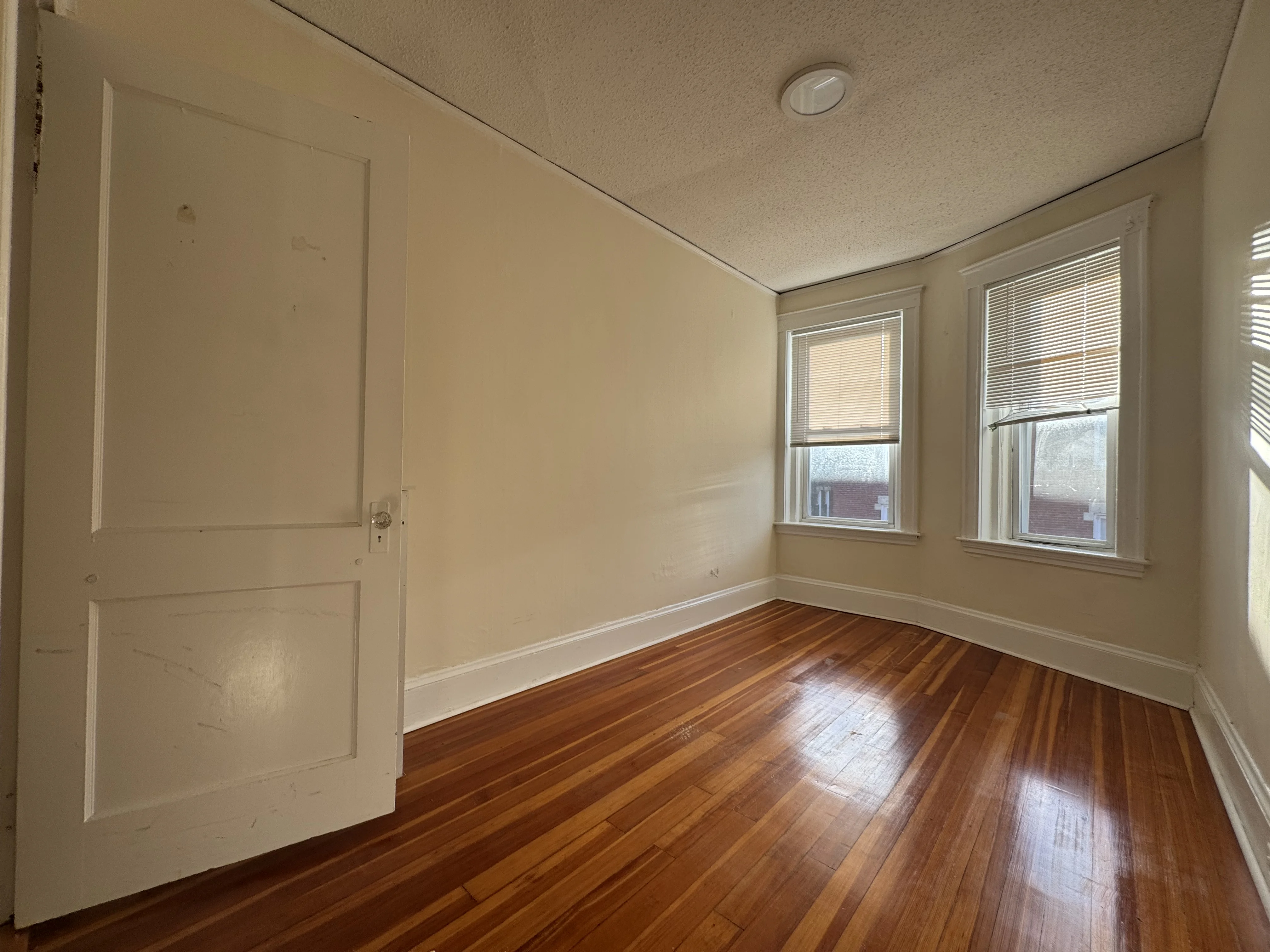 6 Barrows St, Allston