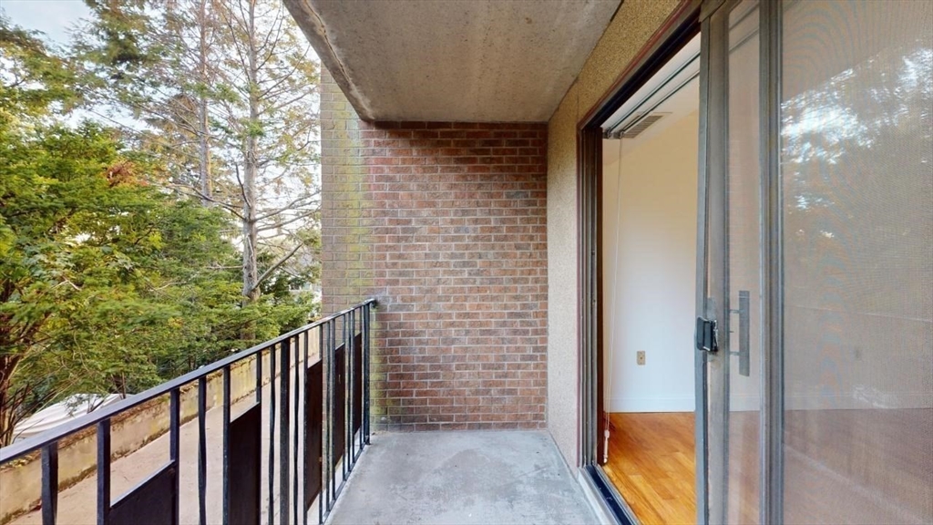 390 Broadway, Winter Hill