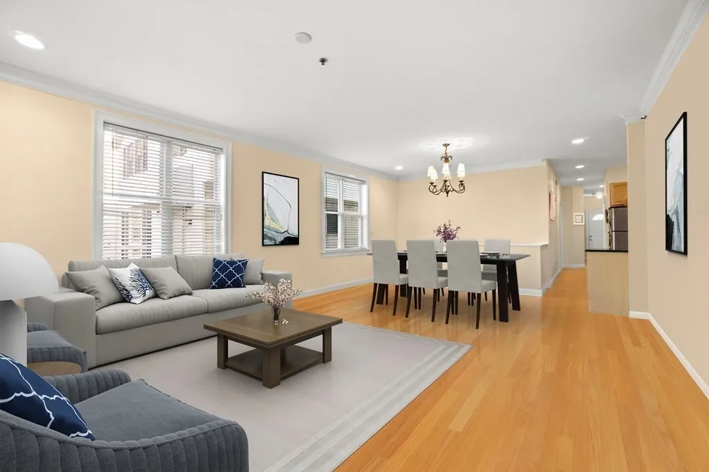 8 Howell, Dorchester