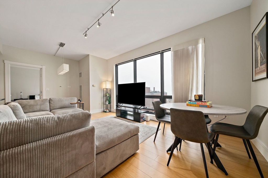 45 Province St, Midtown