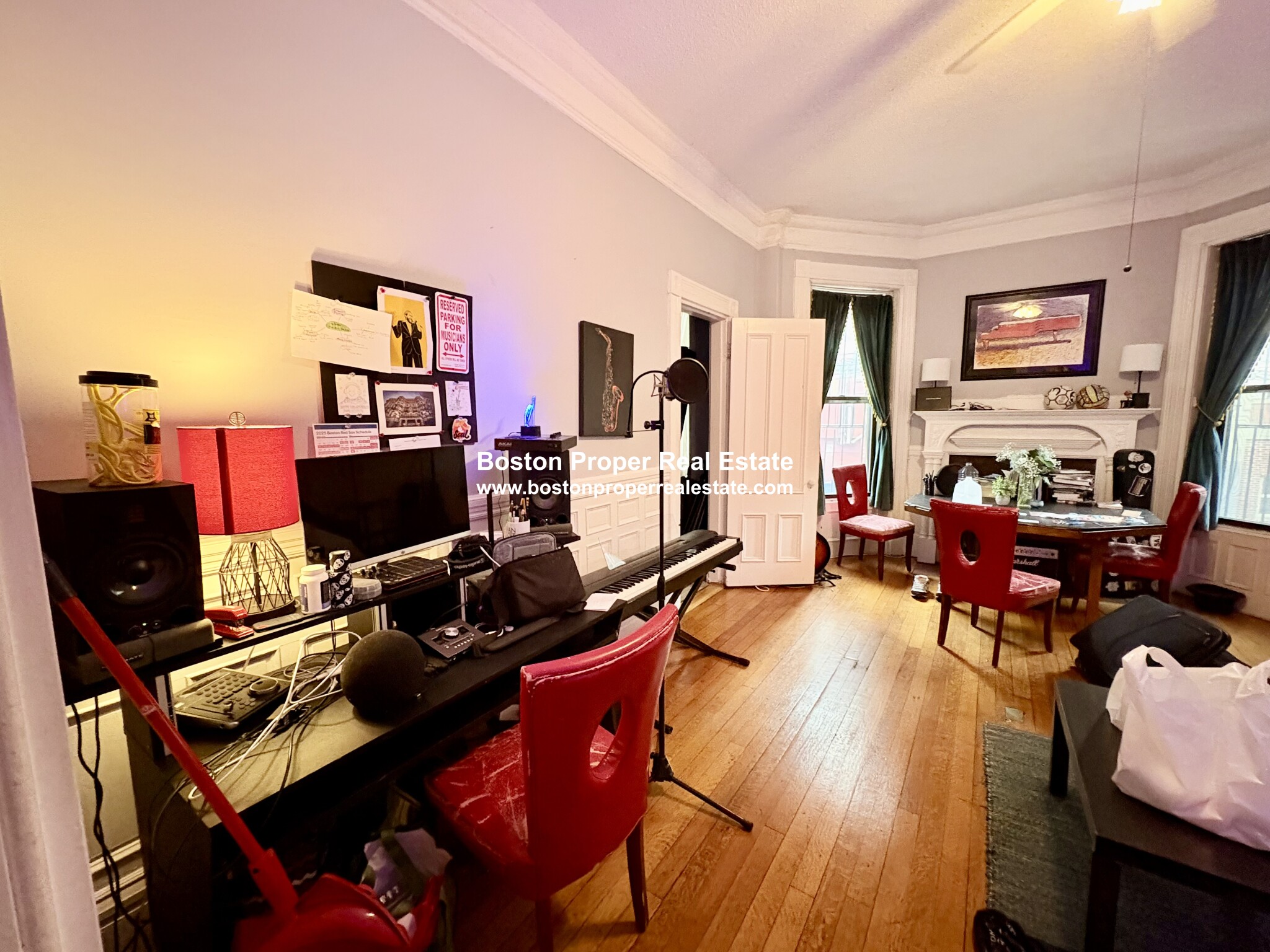 290 Newbury St, Back Bay