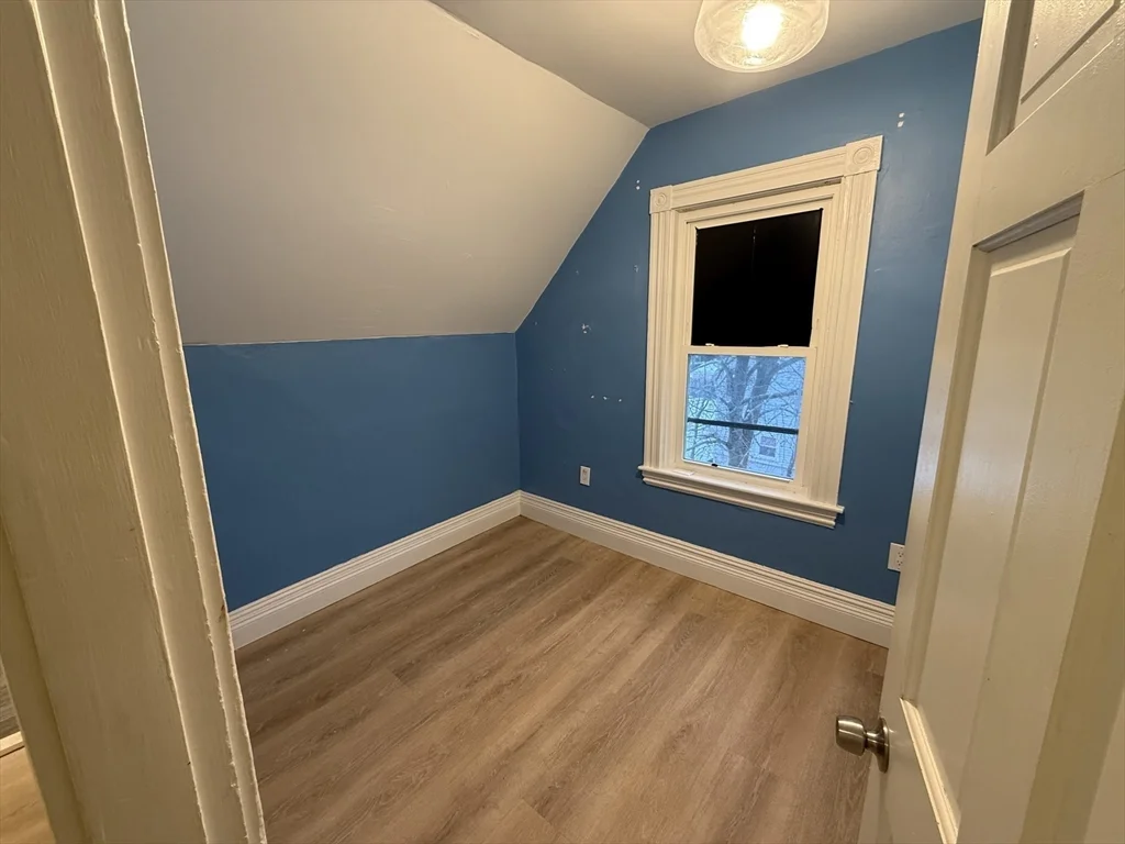 17 Moraine Pl, Brockton