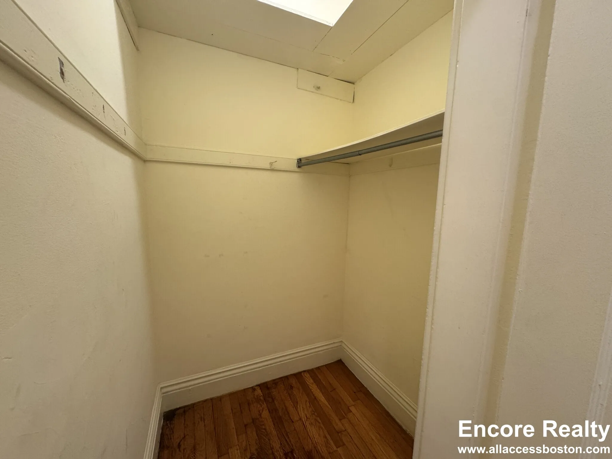 106 Queensberry St, Fenway