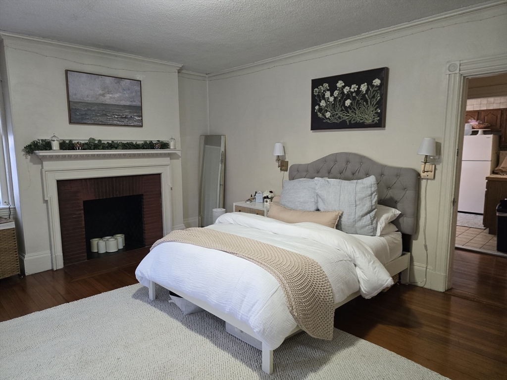 899 Beacon St, Fenway