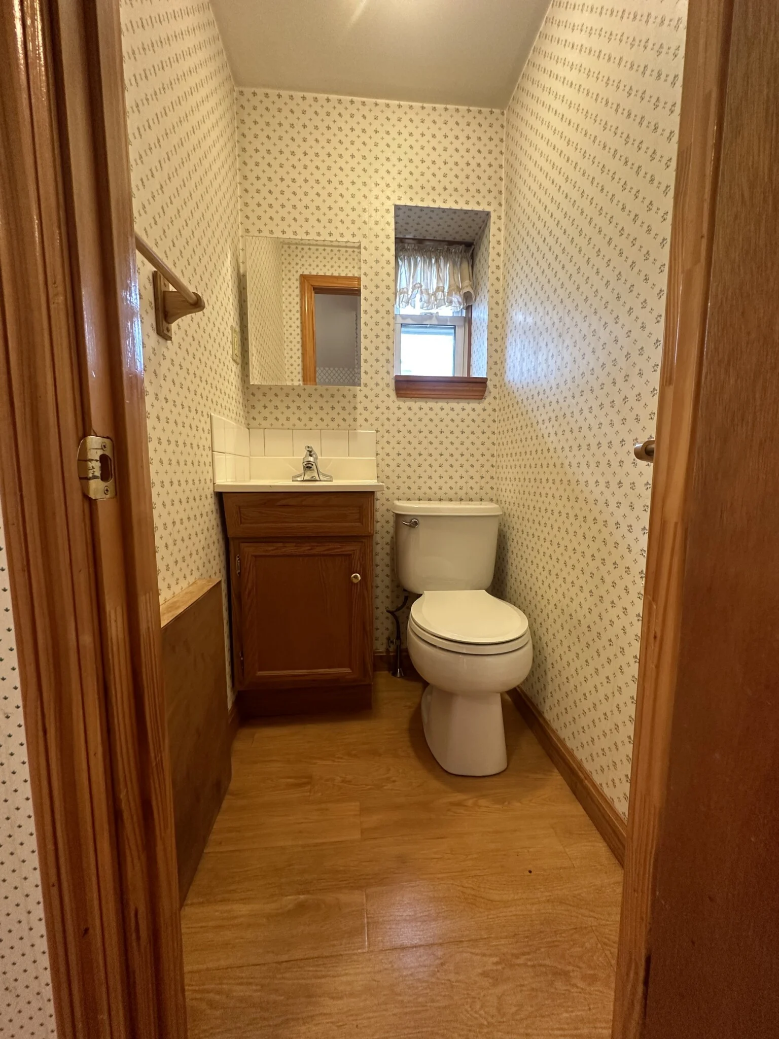 234 Ashcroft Rd, Medford