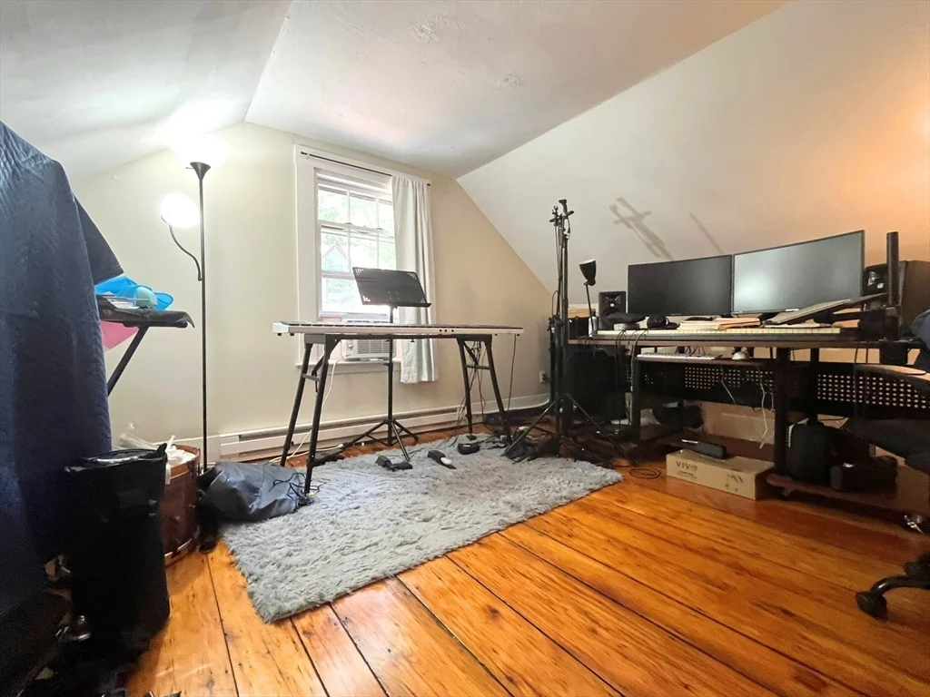 269 Lamartine St, Jamaica Plain