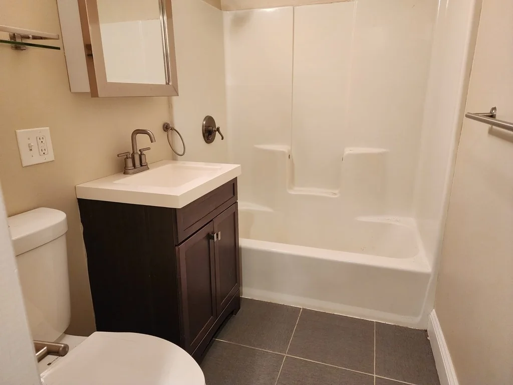 1 Old Colony Rd, Mansfield