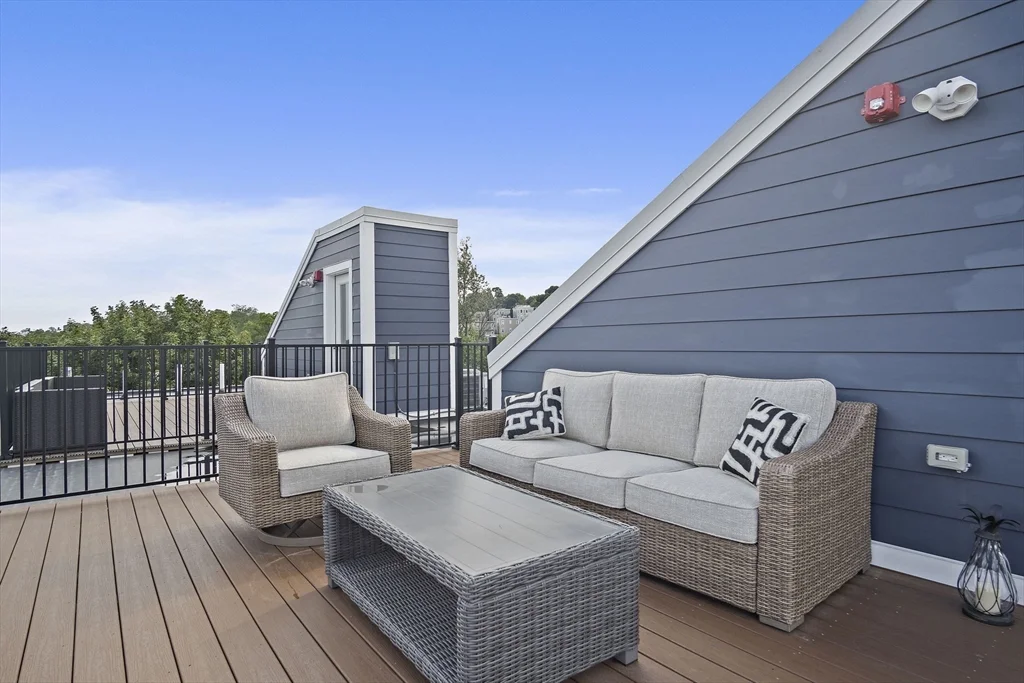 32 Pearl St, Dorchester