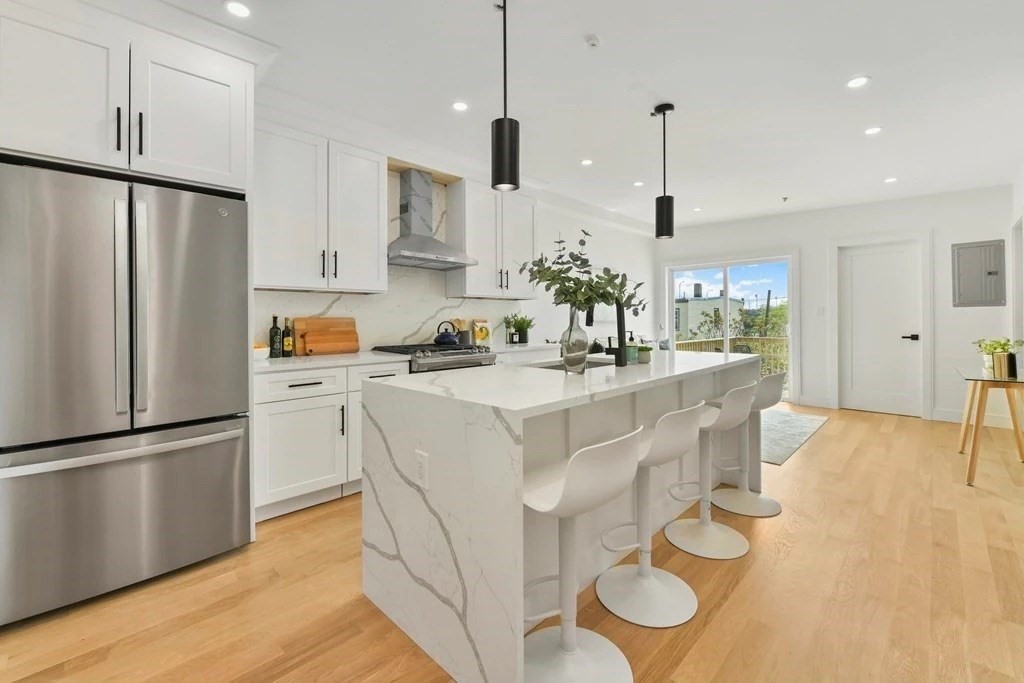 141 Chelsea St, East Boston