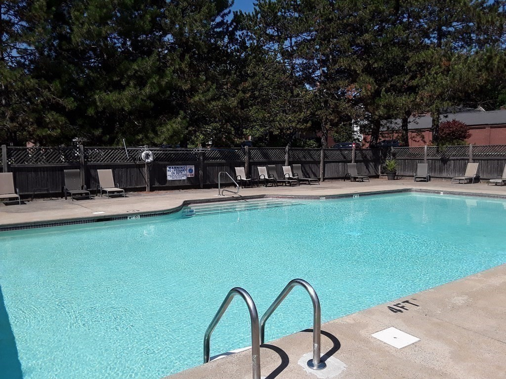 100 Captain's Row, Chelsea