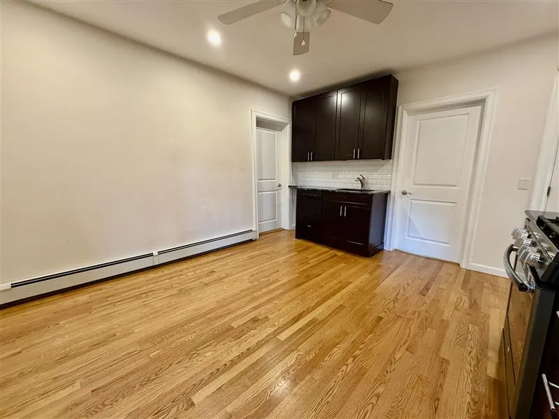 17 Oxford St, Spring Hill