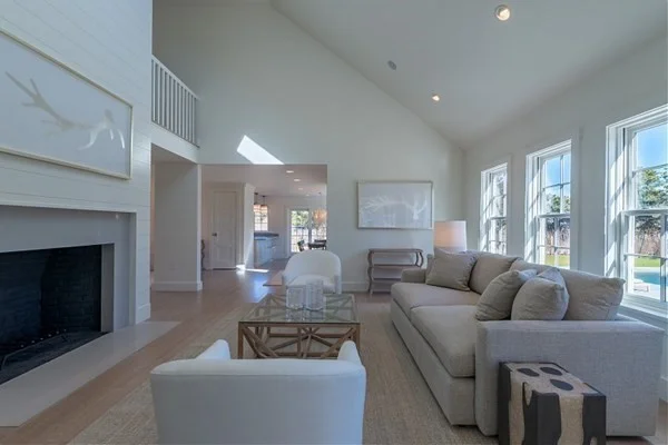 12 Pond View Dr, Nantucket