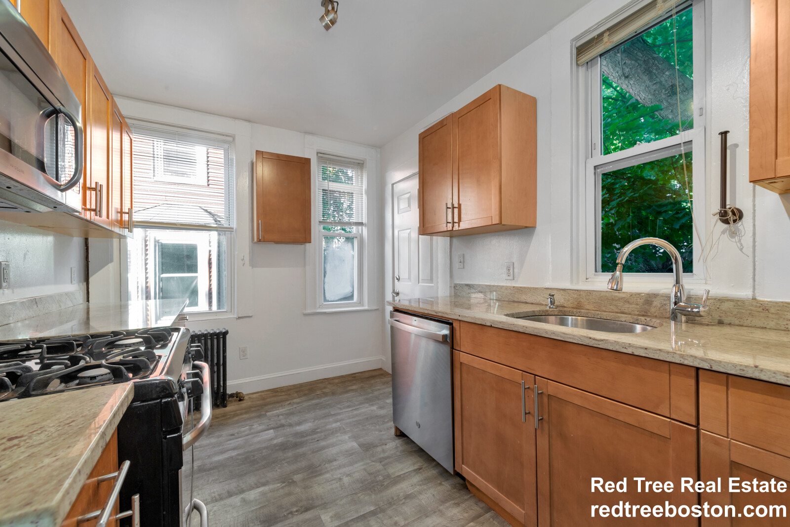 5 Murdock Ter, Brighton