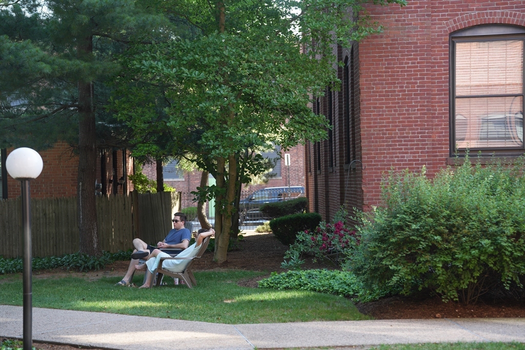 10 Weston Ave, Quincy