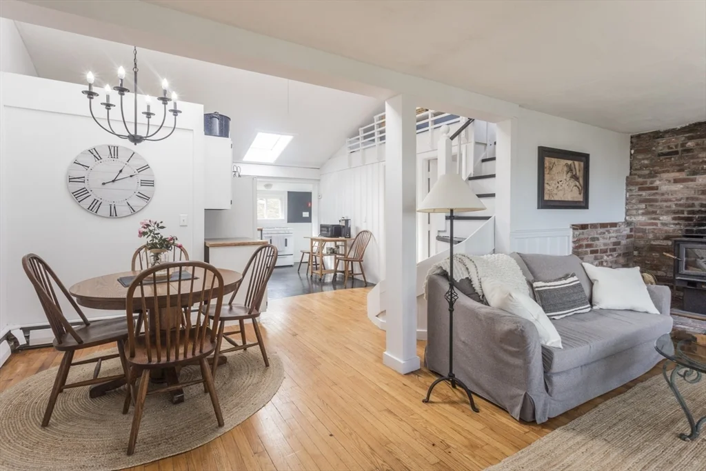 43 Bayview Rd, Great Neck