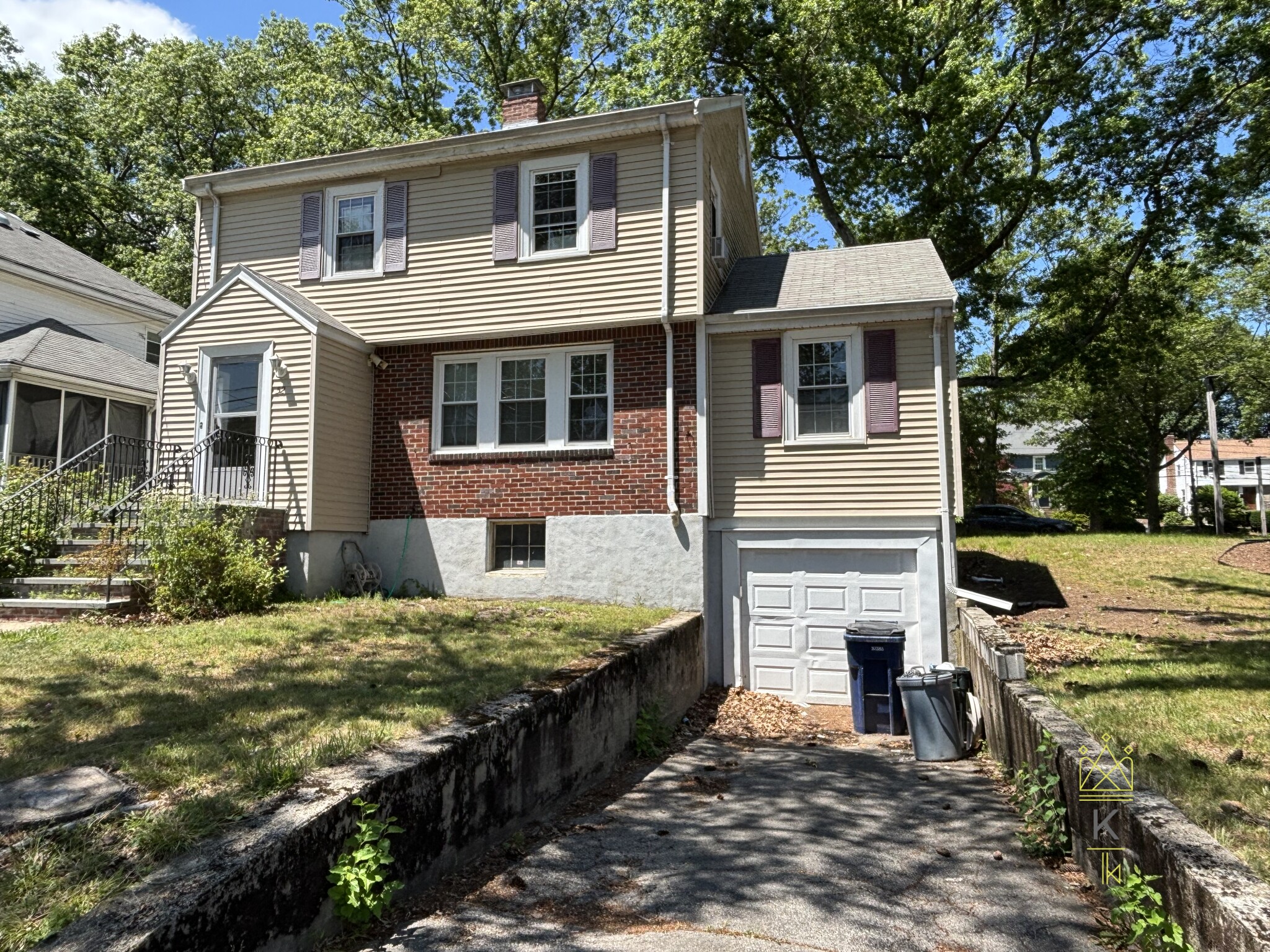 52 Hollywood Rd, West Roxbury