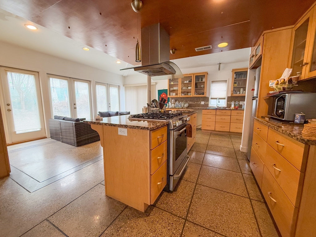 5 Avondale Ave, Billerica