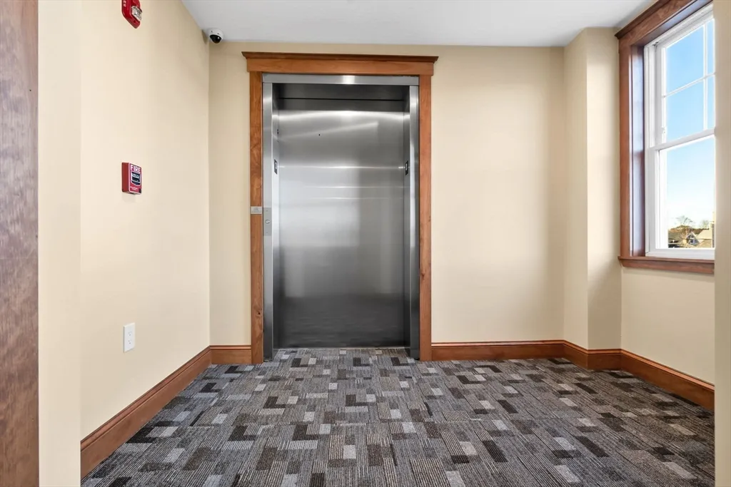 44 Maple St, Danvers Center